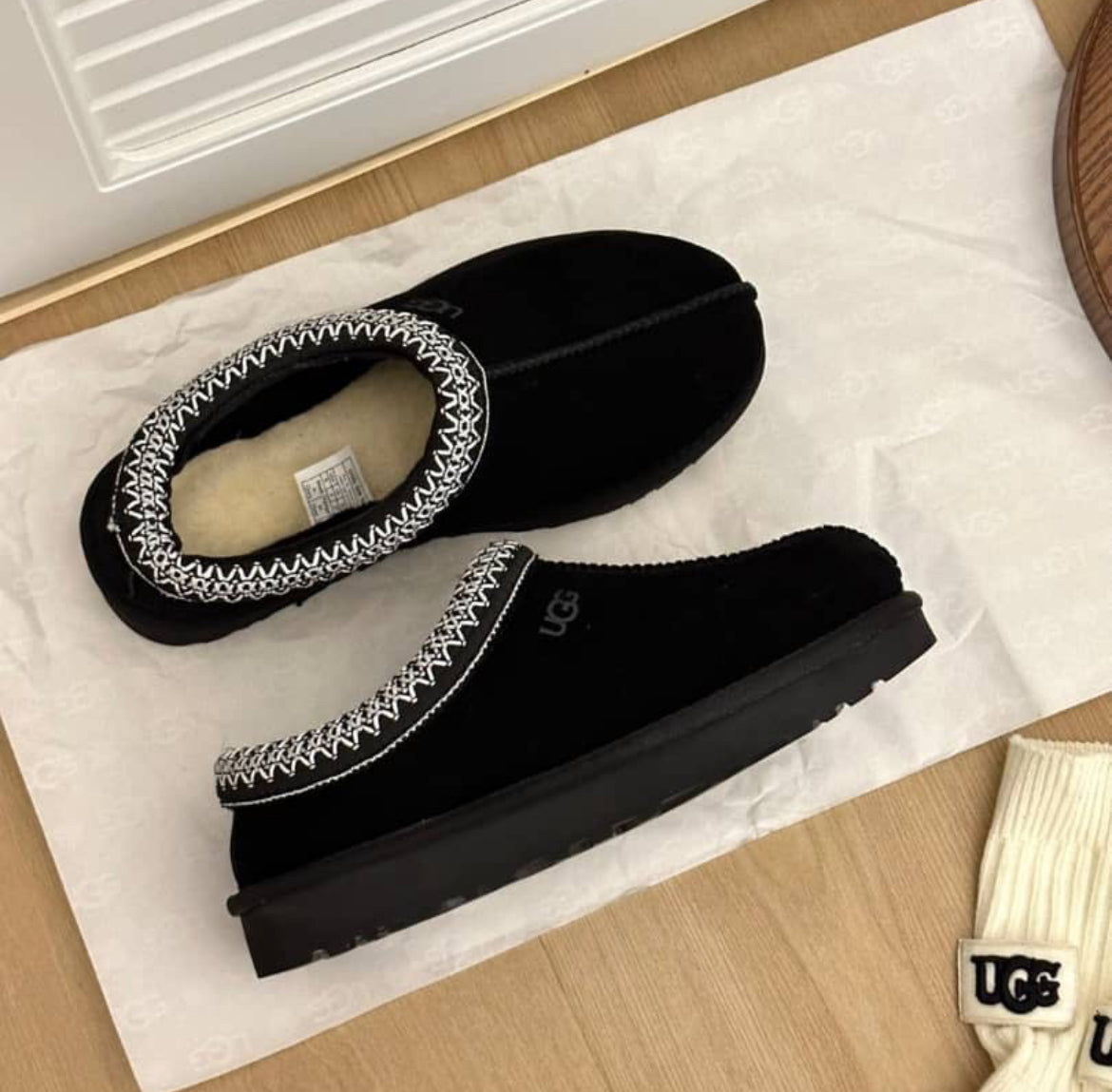 UGG Taz