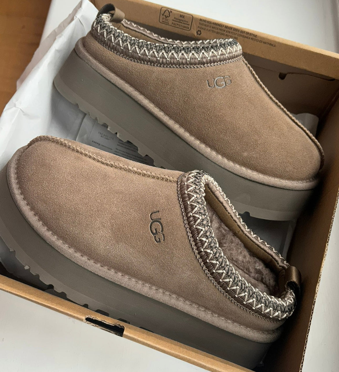 UGG Taz